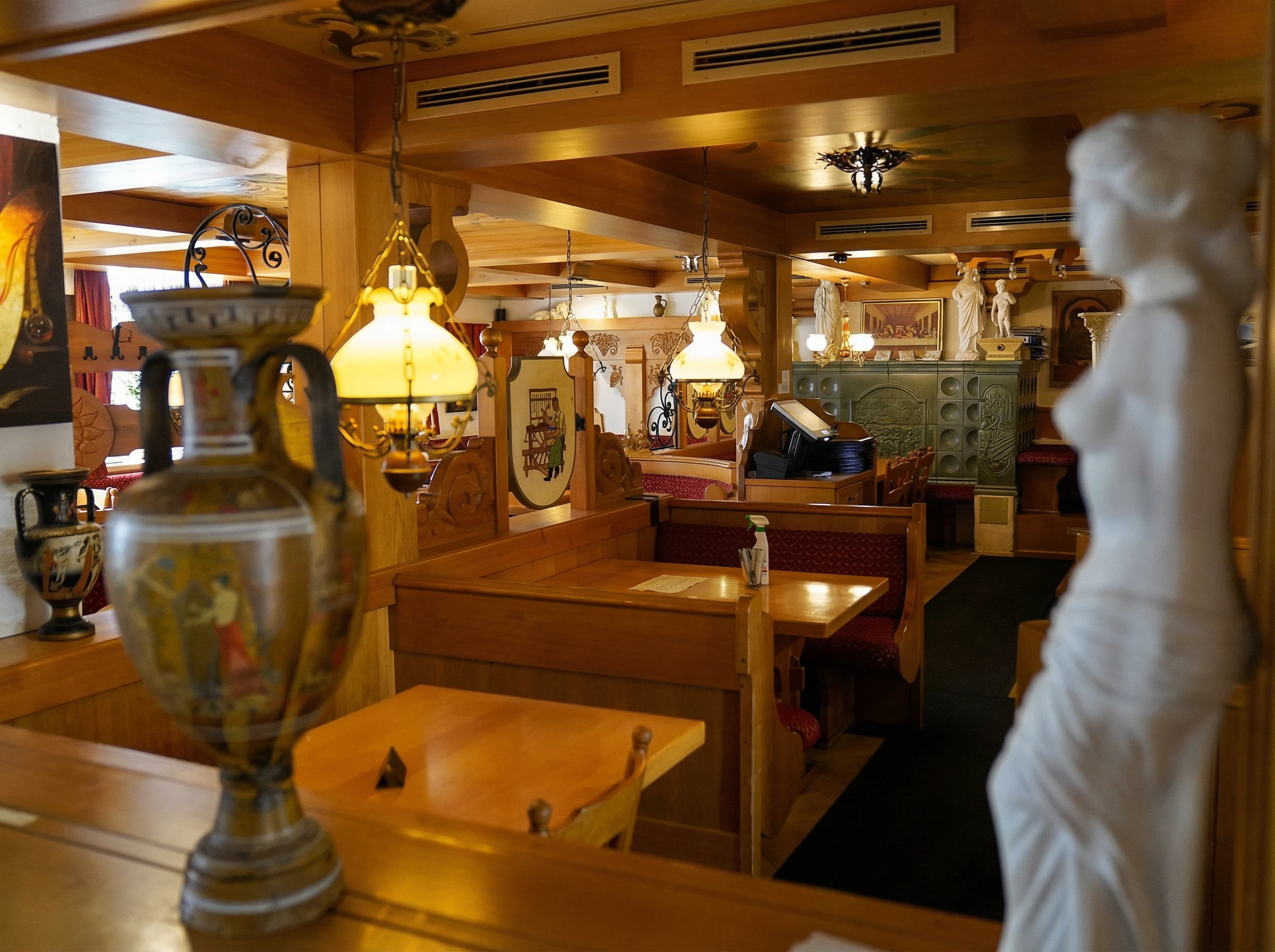 Moderne Innenansicht des Restaurants